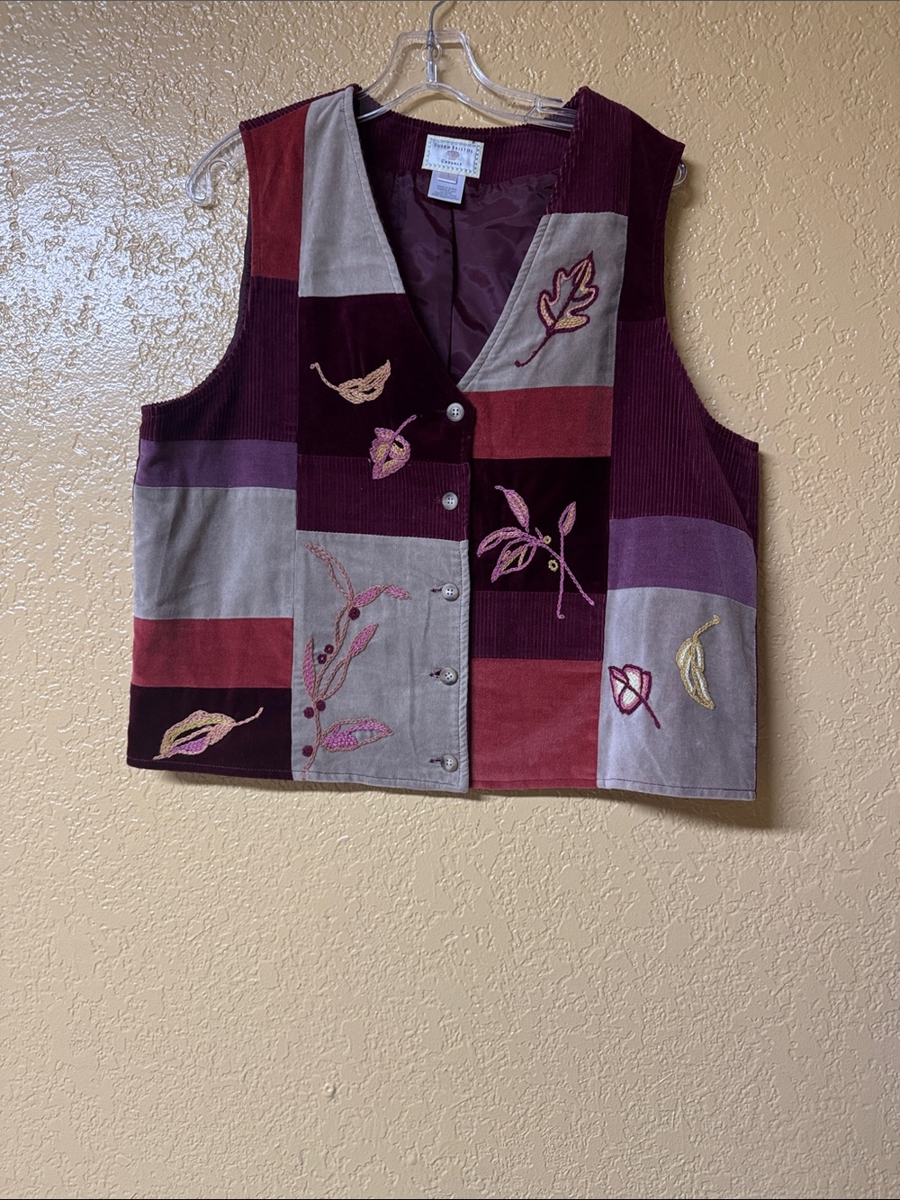Susan Bristol Casuals Burgundy and Cream Label Detail
